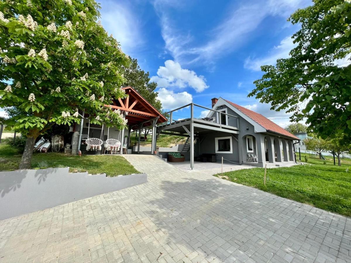 Völgyhíd Village Balaton Kőröshegy Exterior foto